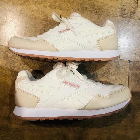Reebok Women’s Classic Leather Sneaker - Picture 2 of 8